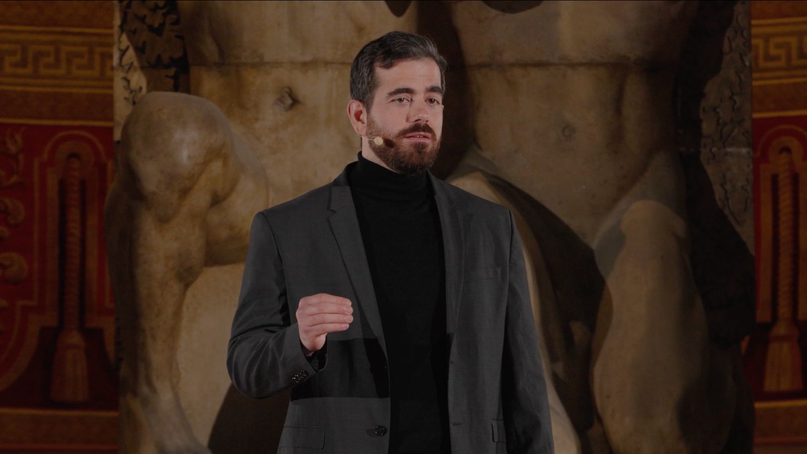 Douglas Moreau sur scène au Panthéon
